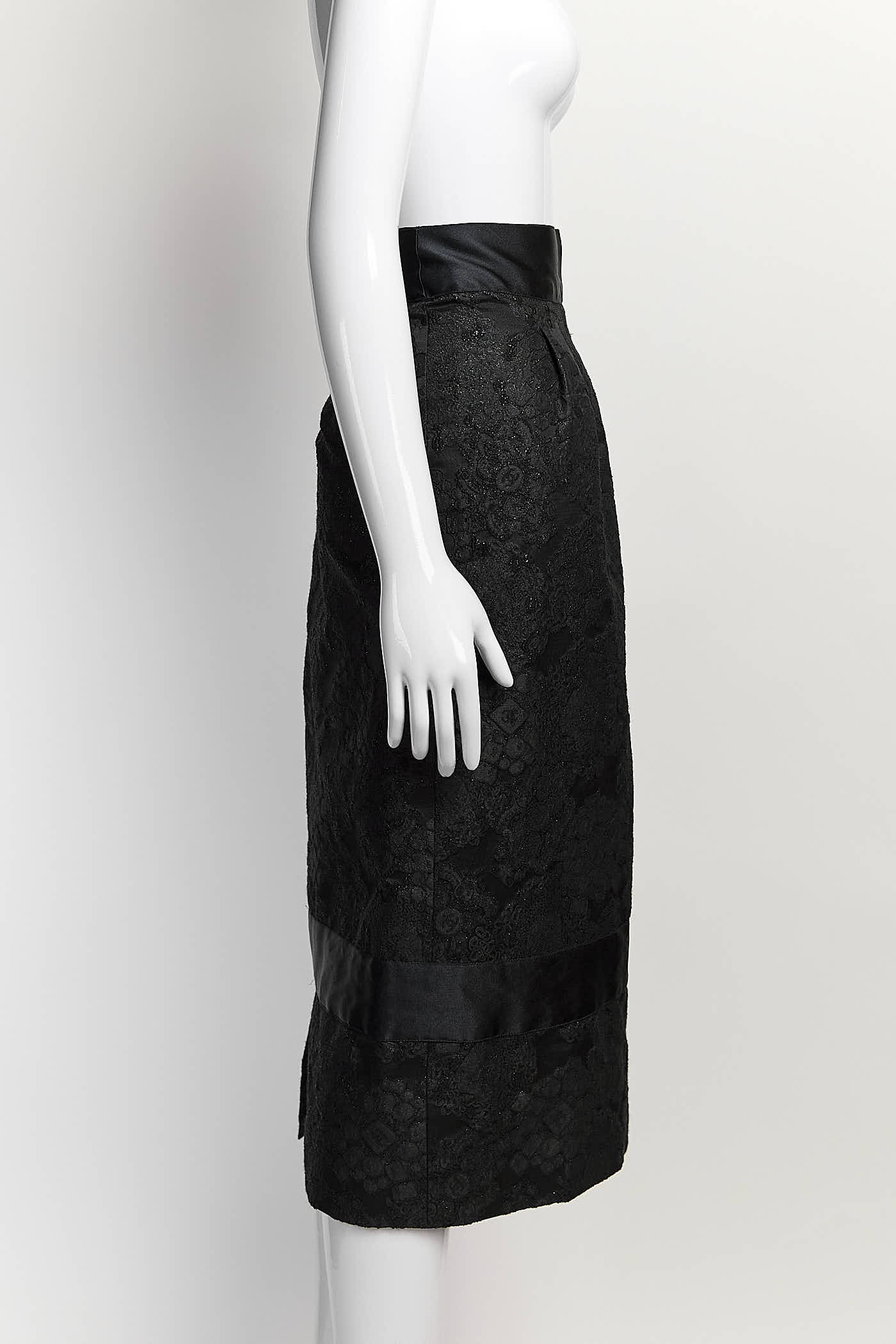 CHANEL Black Lace Skirt 42