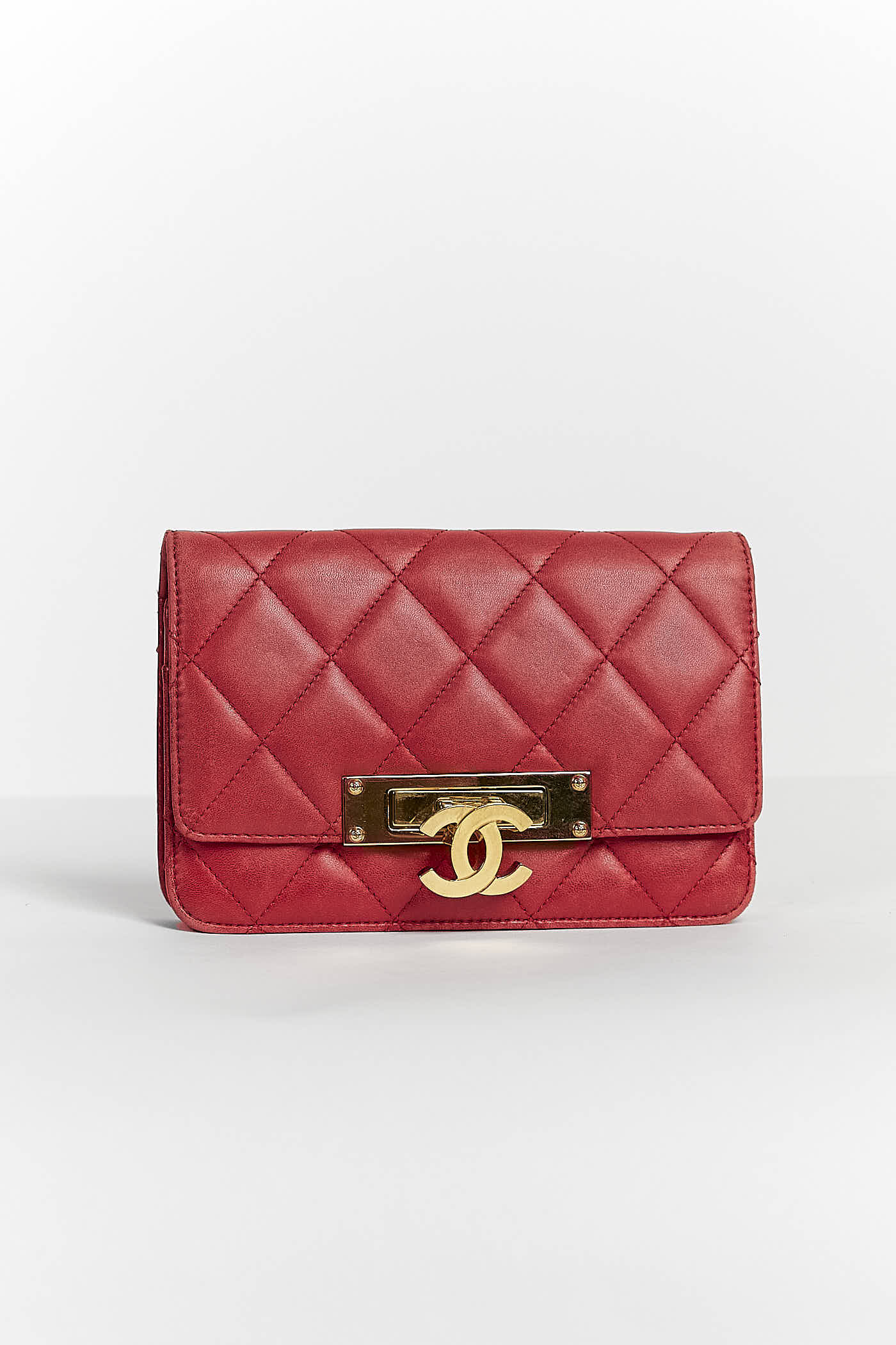 Chanel Golden Class Red Wallet On Chain