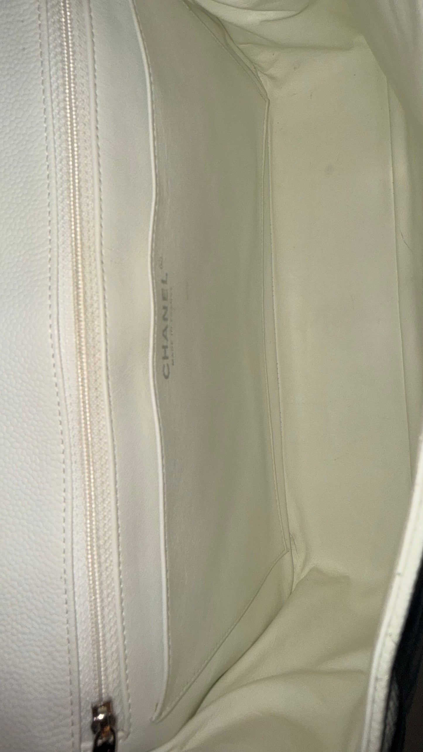 CHANEL WHITE QUILED CAVIAR CLASSIC FLAP BAG