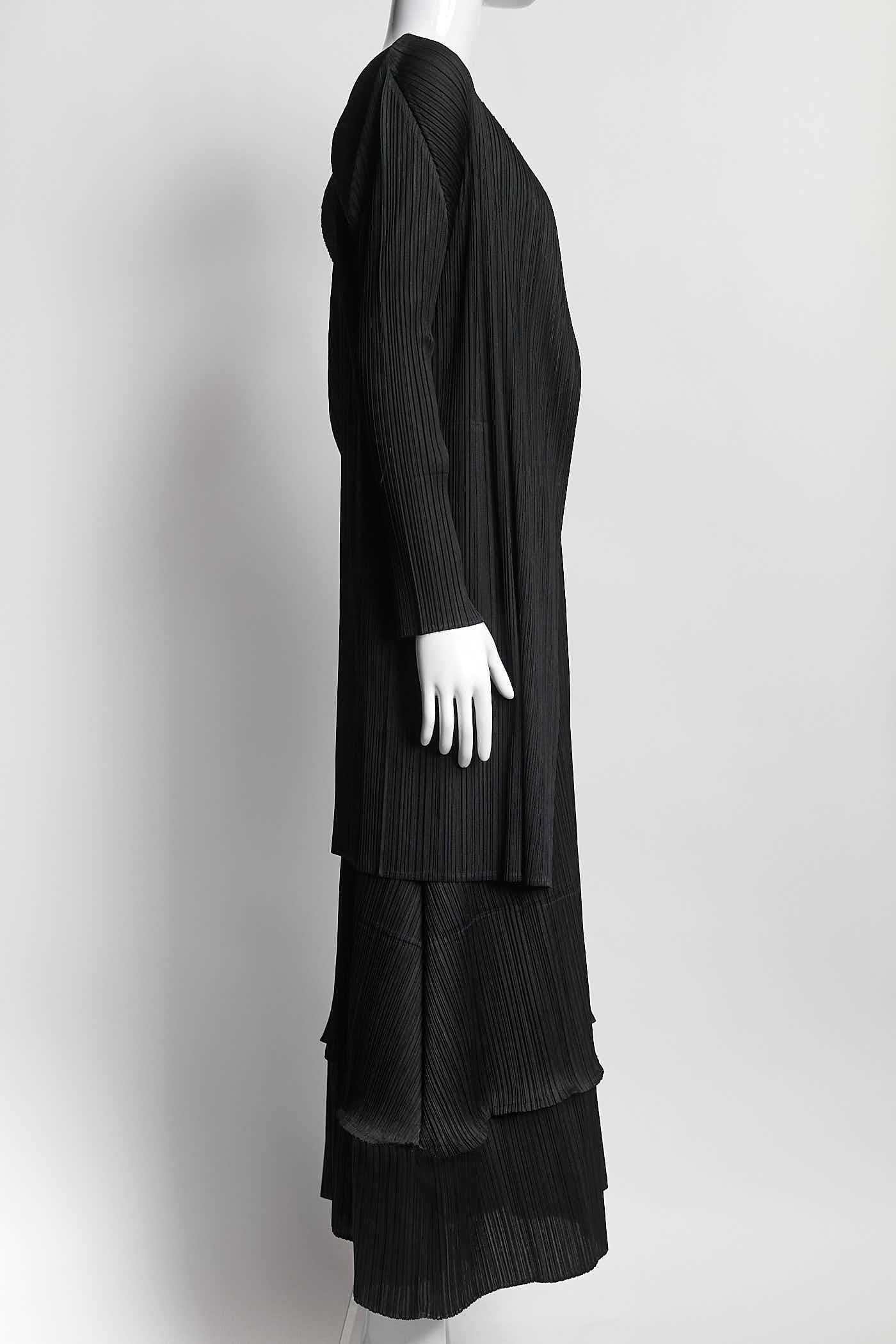 PLEATS PLEASE ISSEY MIYAKE Black Cardigan Dress 4