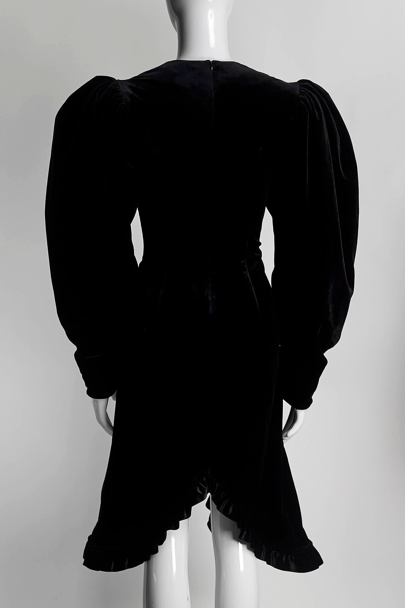 SHUSHU/TONG Black Velvet Puffer Sleeve Dress