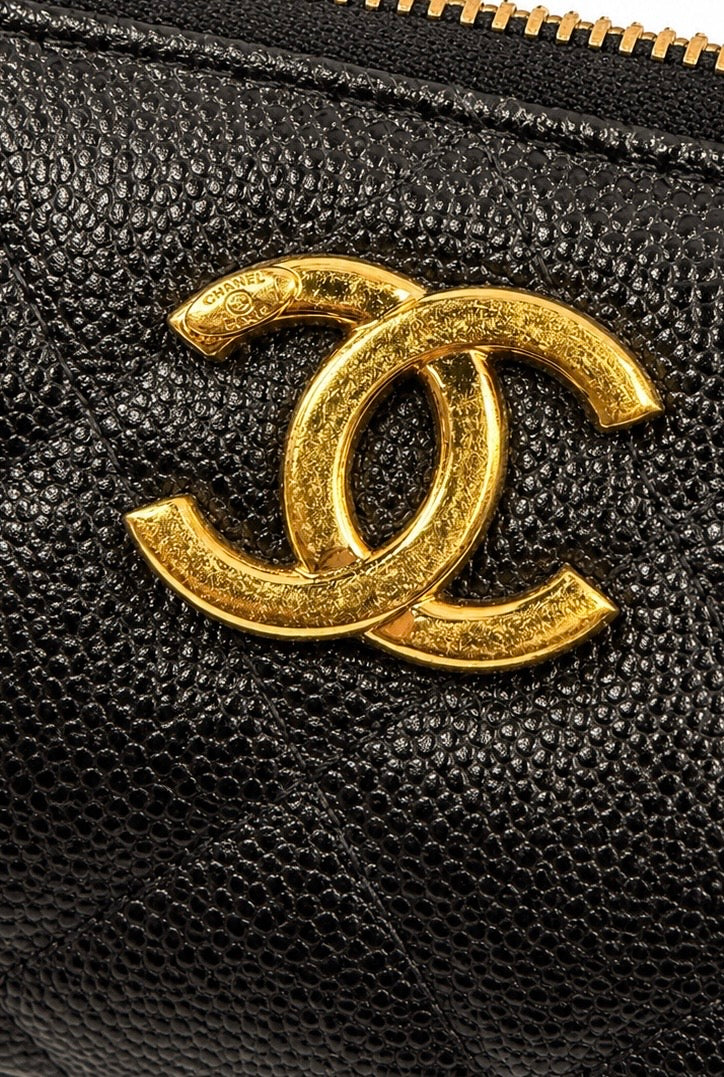 CHANEL VANITY CASE IN BLACK CAVIAR LEATHEER