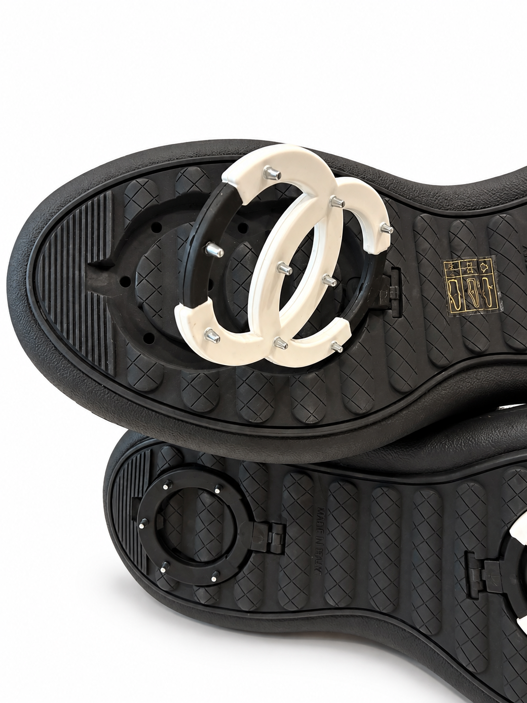 CHANEL INTERLOCKING CC LOGO TWEED SNOW BOOTS - SIZE 38.5