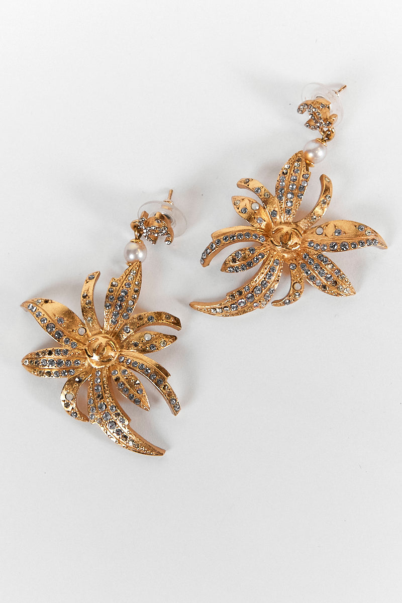 CHANEL GOLD VINTAGE FLORAL CRYSTAL EARRINGS