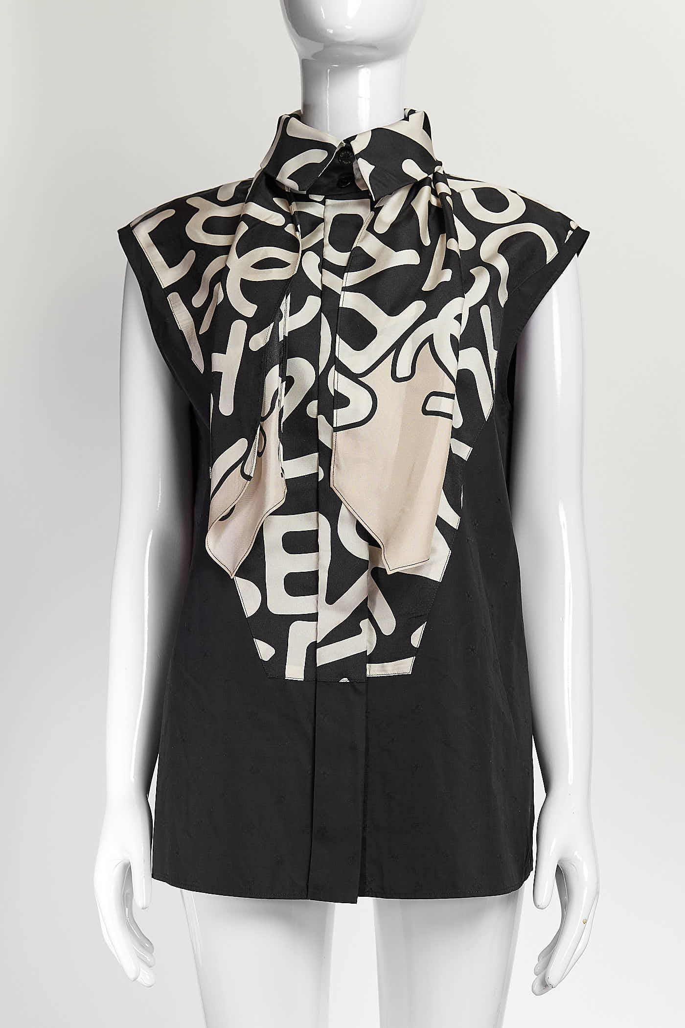 Chanel 21 Black & White Silk CC Logo Necktie Sleeveless Blouse 38