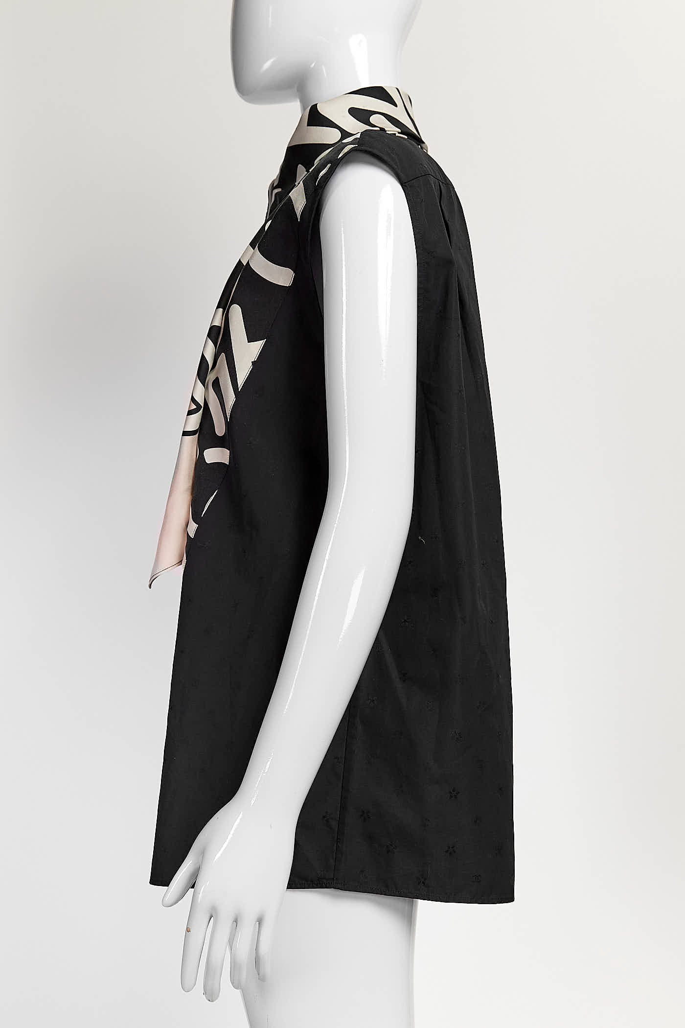 Chanel 21 Black & White Silk CC Logo Necktie Sleeveless Blouse 38