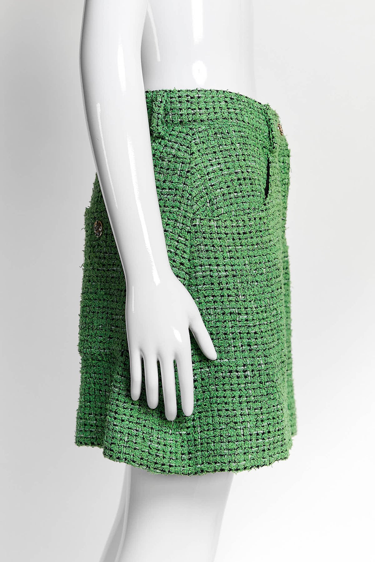 Chanel Green Tweed Short 38