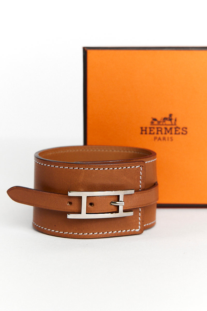 HÈRMES BROWN LEATHER FLEURON WRAP BRACELET