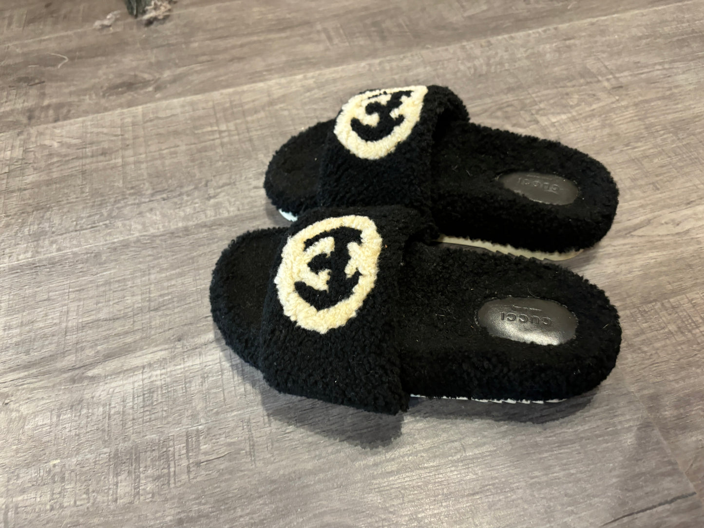 Gucci Double G Shearling Sandal EU39