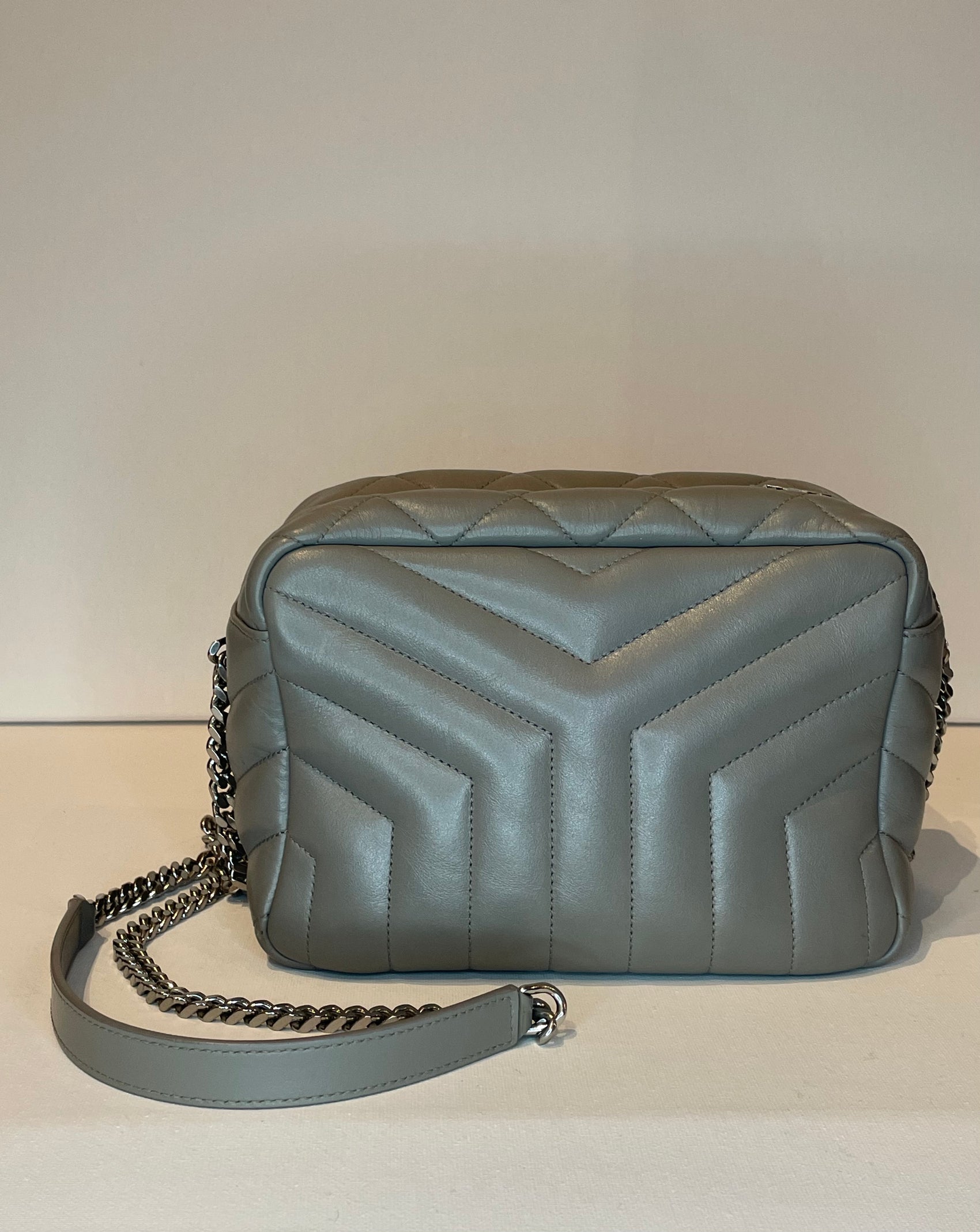 SAINT LAURENT LOULOU SMALL MATELASSE CHEVRON GREY BOWLING BAG