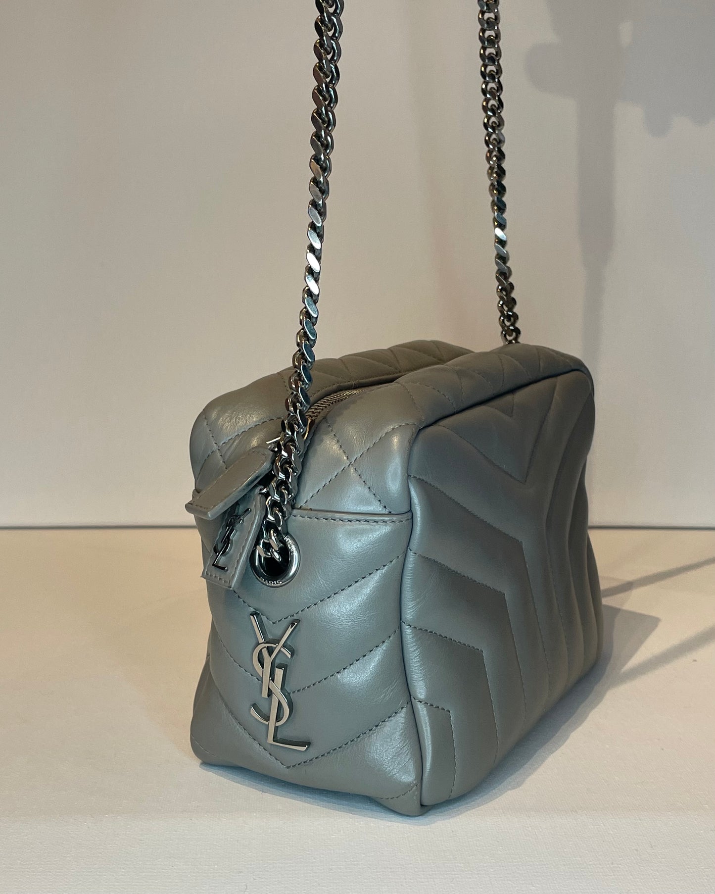 SAINT LAURENT LOULOU SMALL MATELASSE CHEVRON GREY BOWLING BAG