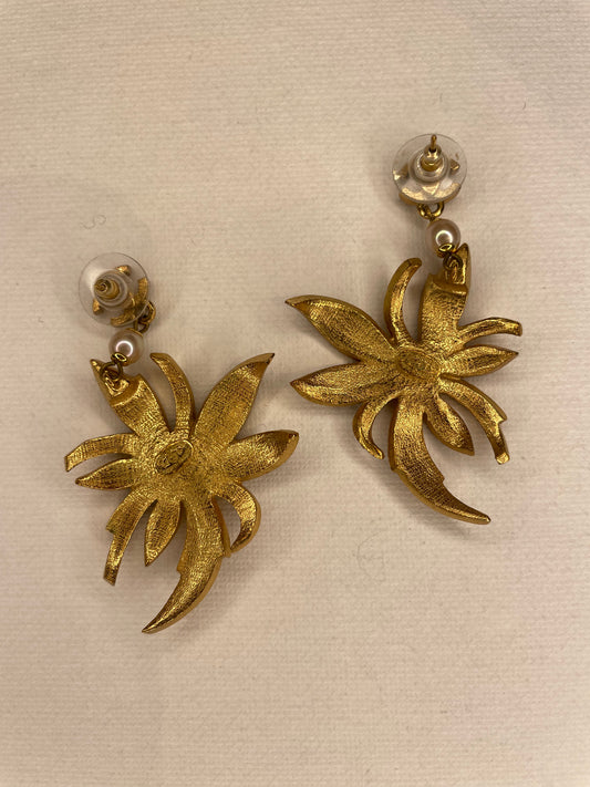 CHANEL GOLD VINTAGE FLORAL CRYSTAL EARRINGS