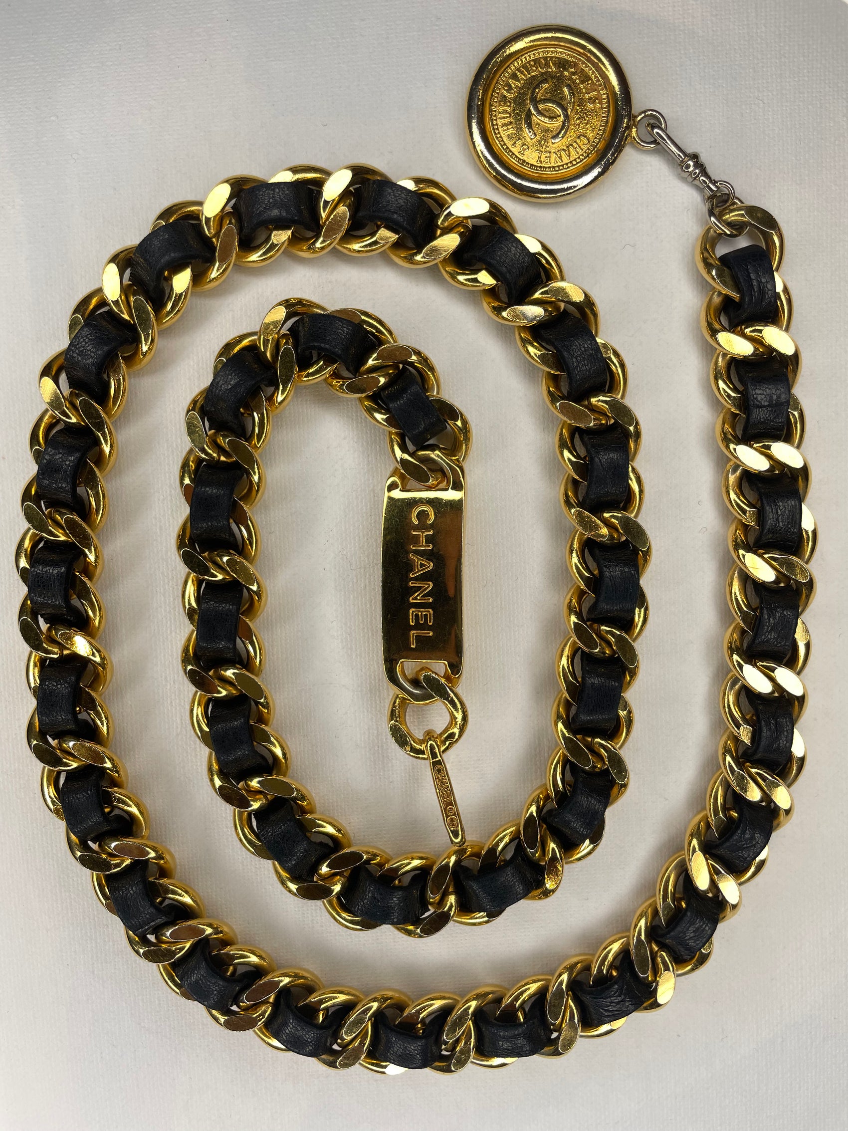 CHANEL 1994 VINTAGE GOLD CHAIN AND LEATHER BELT