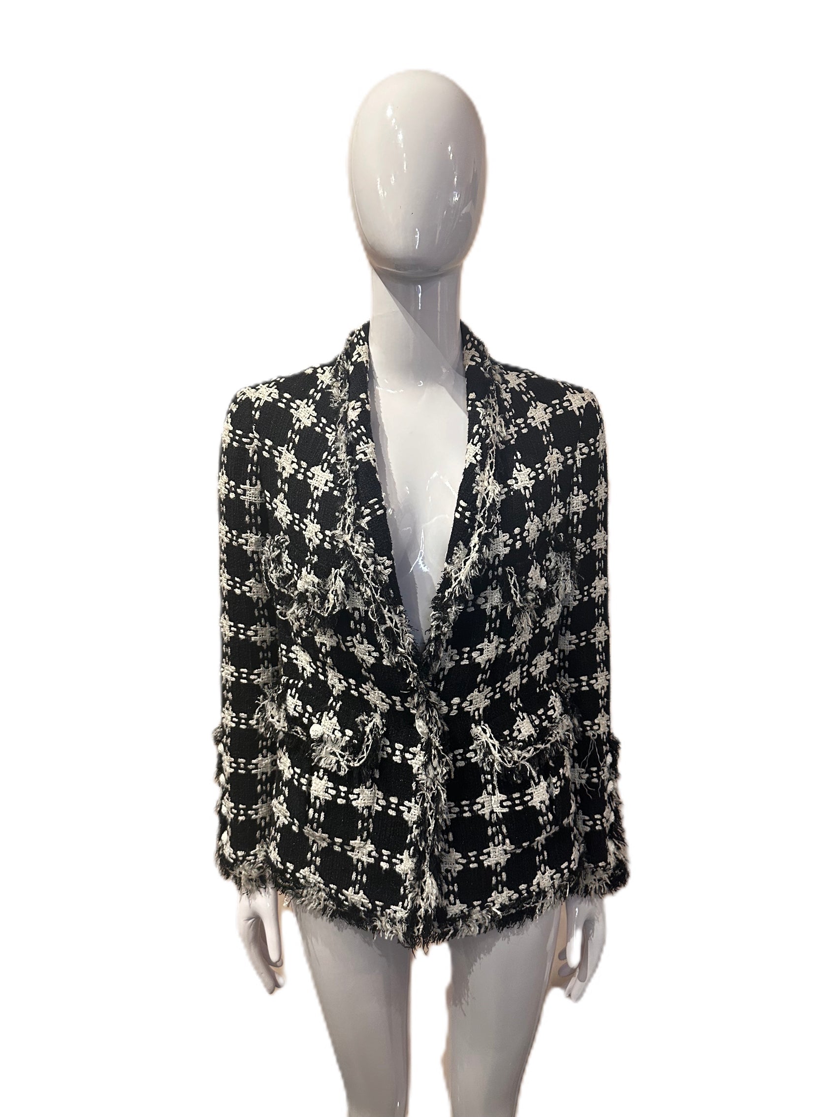 CHANEL 07 P BLACK AND WHITE TWEED JACKET WITH FRINGE