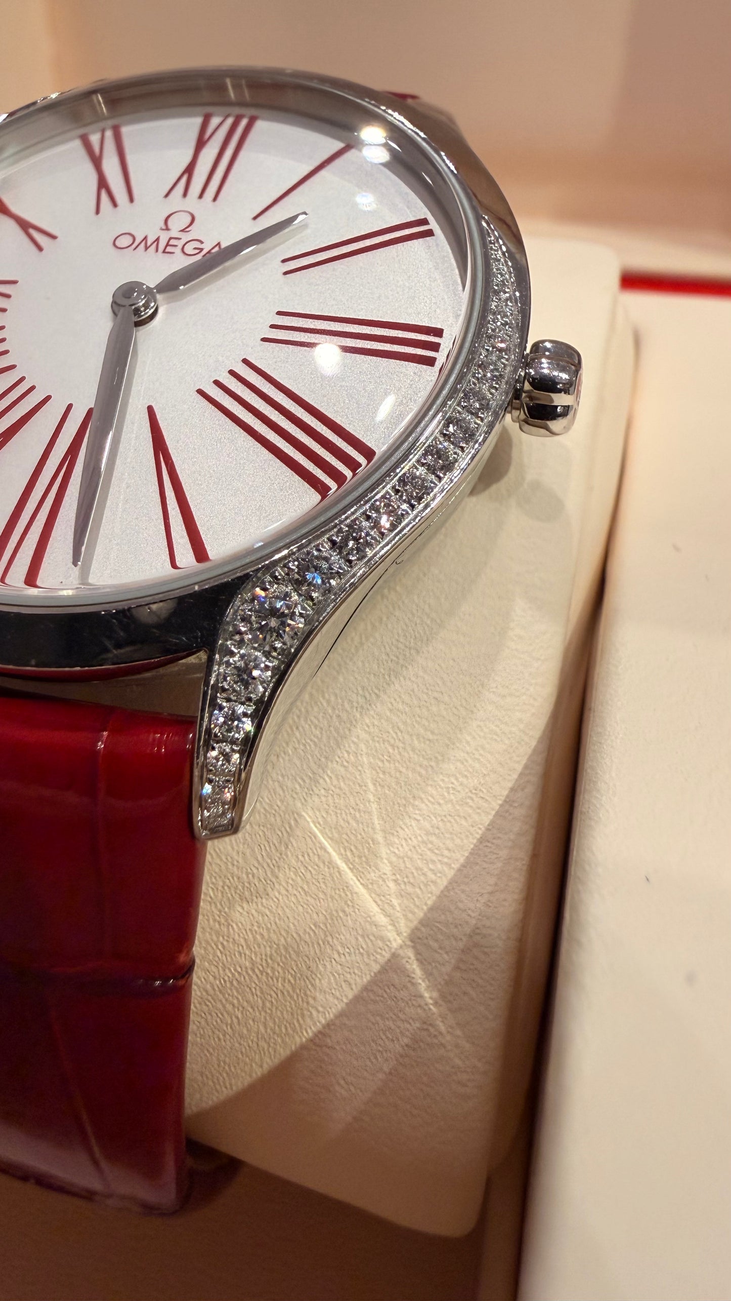 OMEGA DE VILLE Trésor DIAMOND WATCH - FULL SET