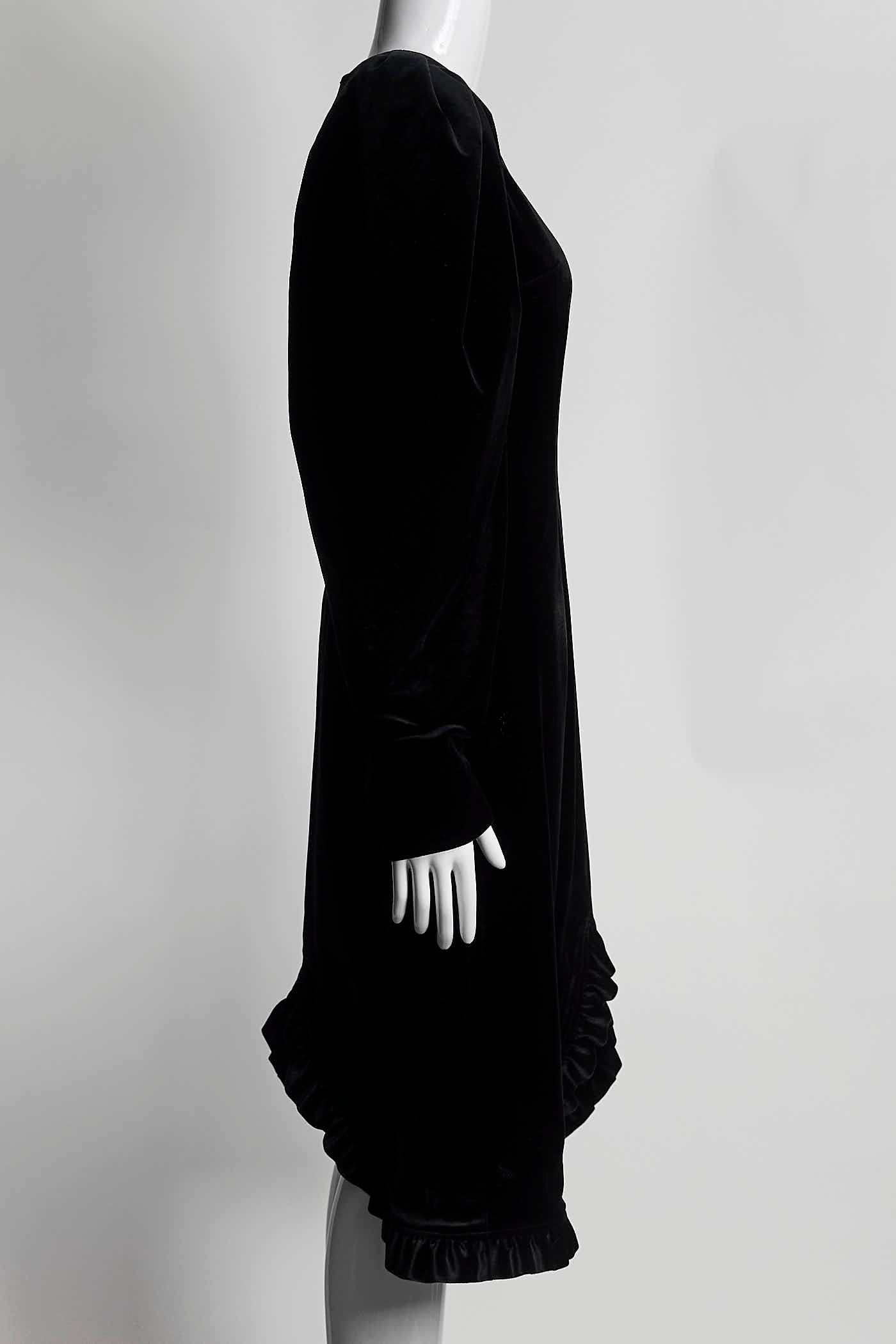 SHUSHU/TONG Black Velvet Puffer Sleeve Dress