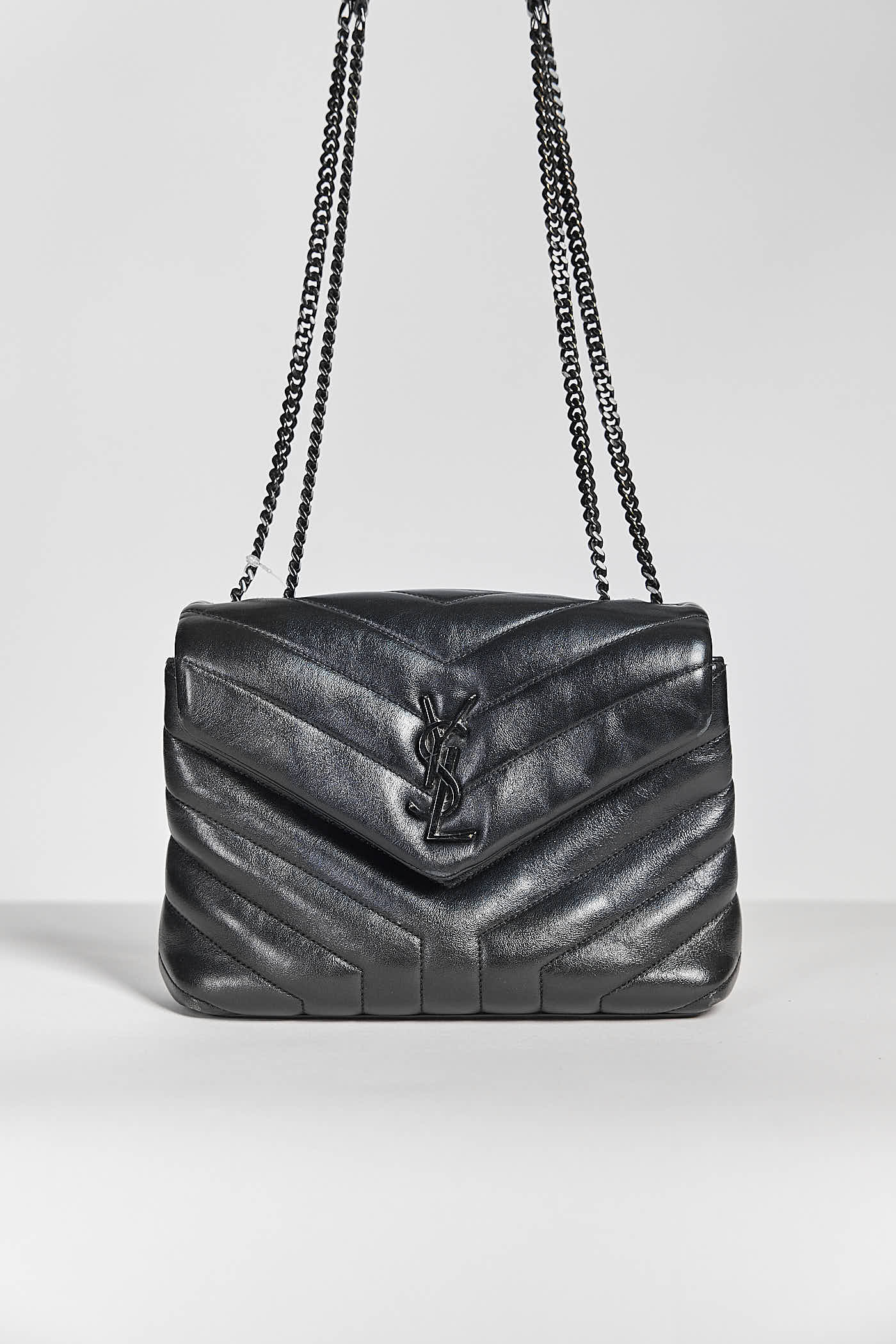 SAINT LAURENT Loulou Black Leather Shoulder Bag